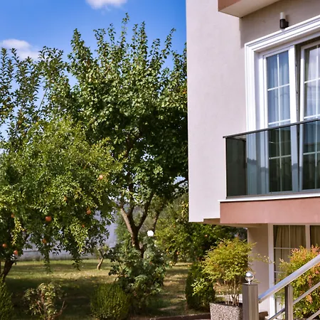 Airport Garden Hotel-2